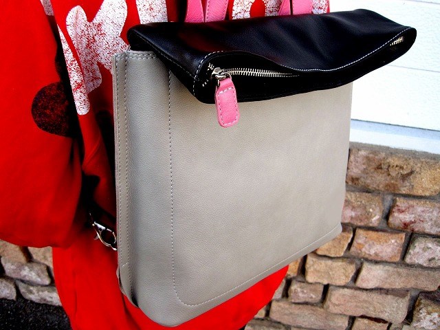 【カラーオーダー対応】変幻自在の4WAYリュック グレー×ピンク クール＆フェミニン【受注生産】 19,092円