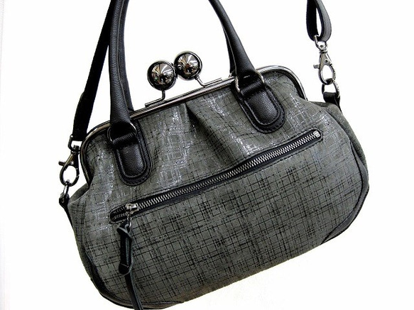 Real leather bag with clasp/Coated leather/mesh pattern 第1張的照片