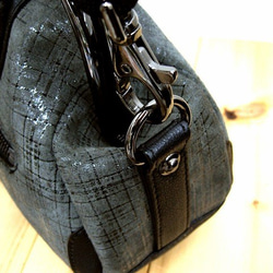 Real leather bag with clasp/Coated leather/mesh pattern 第3張的照片