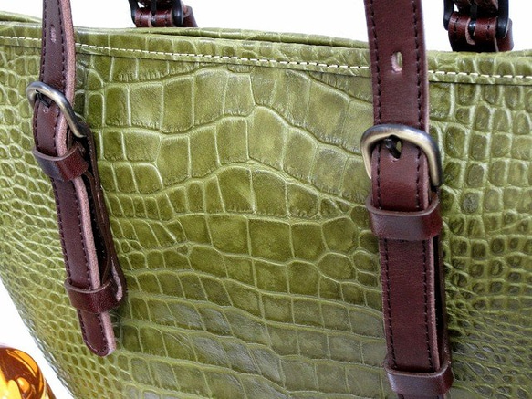 Real leather bag/Embossing leather/Crocodile pattern 第3張的照片