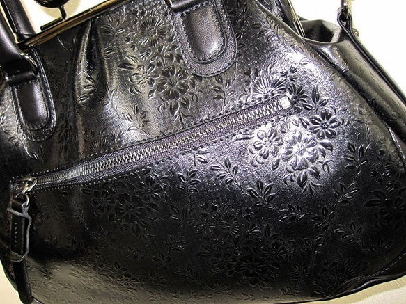 Real leather bag with clasp/Embossed leather/Flower pattern 第7張的照片