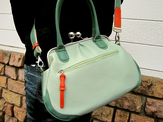 【即納できます！】ショルダー＆手提げの2WAY がま口バッグ 大 ミントグリーン