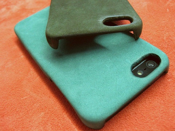【受注生産】本革スマホカバー ヌバック ベルベットのベージュ iPhone用 4枚目の画像