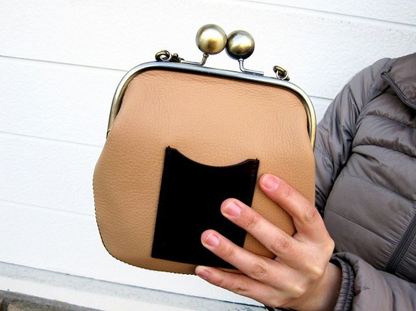 Real Leather pochette with grasp/Beige 第1張的照片