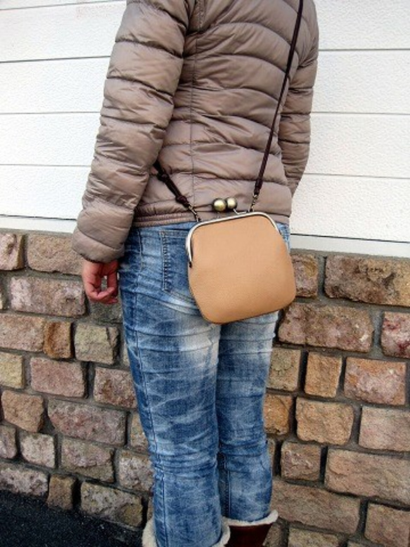 Real Leather pochette with grasp/Beige 第7張的照片