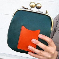 Real Leather pochette with grasp/Green 第1張的照片