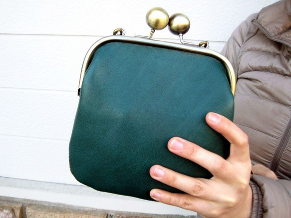 Real Leather pochette with grasp/Green 第2張的照片