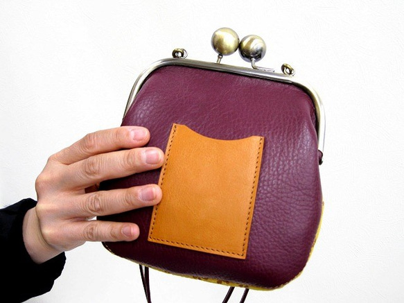 Real Leather Pouch bag with metal frame/Flower/Yellow 第2張的照片