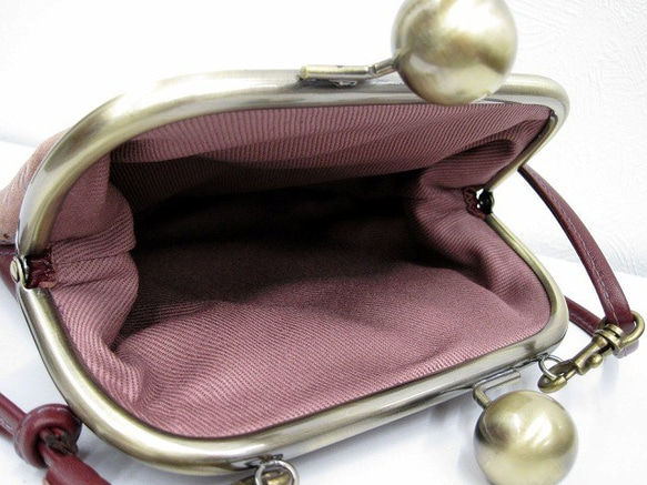 Real Leather pochette with grasp/Flower Purple 第3張的照片