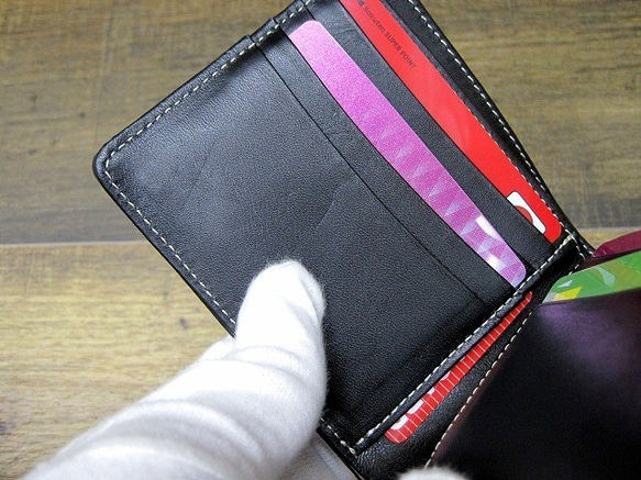 Real leather wallet/Embossed Leather/Iguana Pattern Black 第4張的照片