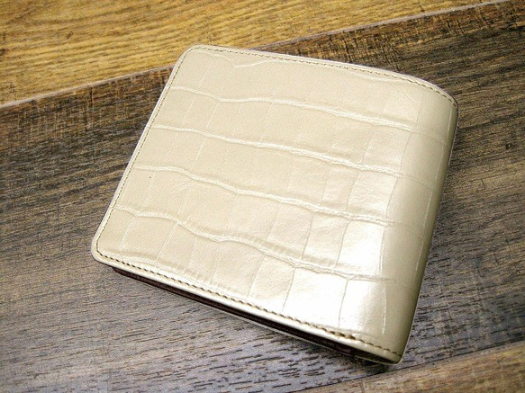 Real leather wallet/Embossed Leather/Croco Pattern Pearl 第1張的照片