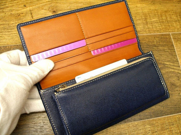 Real leather wallet/Embossing Kip leather/Navy 第2張的照片