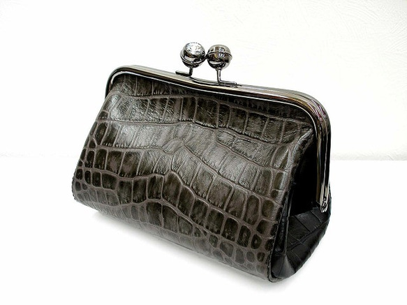 Real leather pouch with metal clasp/Crocodile pattern 第1張的照片