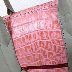 【受注生産】本革ボストン 2WAYバッグ グレー×クロコ型押ピンクのコンビカラー 3枚目の画像