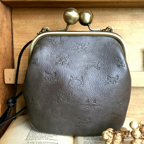 Real Leather Pouch bag with metal frame/cat & kitten/Gray 第6張的照片