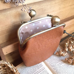 Real Leather Pouch bag with metal frame/Tree & Leaf/Camel 第3張的照片