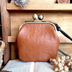 Real Leather Pouch bag with metal frame/Tree & Leaf/Camel 第6張的照片