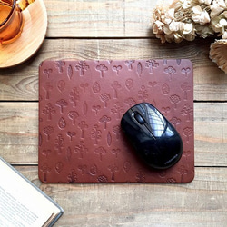 Real leather mouse pad/Nuts and Trees pattern 第1張的照片