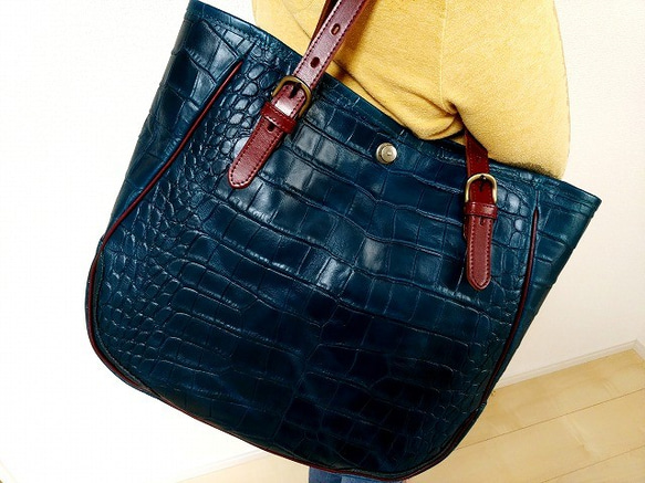 Real leather tote-bag/Steer Leather/Crocodile pattern 第1張的照片