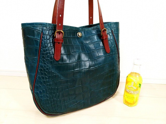 Real leather tote-bag/Steer Leather/Crocodile pattern 第2張的照片