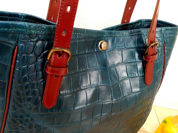 Real leather tote-bag/Steer Leather/Crocodile pattern 第3張的照片