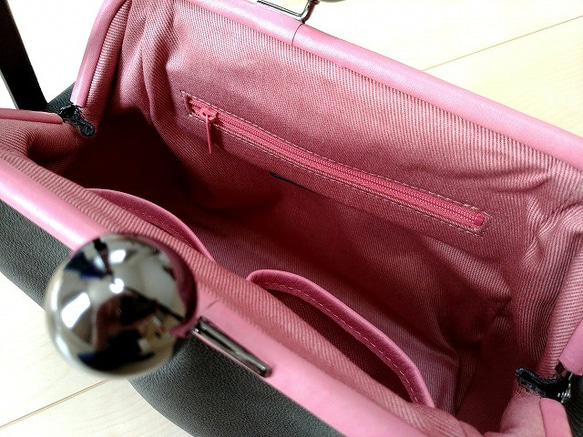 Real leather Shoulder bag/Steer Leather/Charcoal gray&Pink 第8張的照片