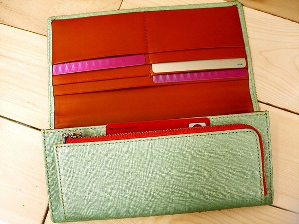 Real leather wallet/Embossing Kip leather/Pearl Green 第2張的照片