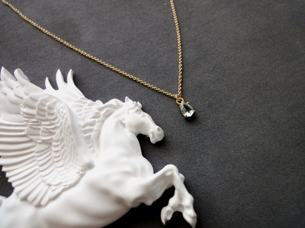 【限定数】天然石の耳飾り■ 特別な誕生石 3月 ■ アクアマリン