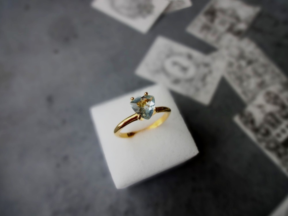 天然石の指輪 ■ トリリアントカット ■ アクアマリン