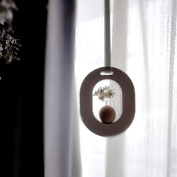 【Creema 限定】アロマストーン ■ 楕円形の窓の風景 ■ 木製花瓶　小さなブーケつき 4枚目の画像