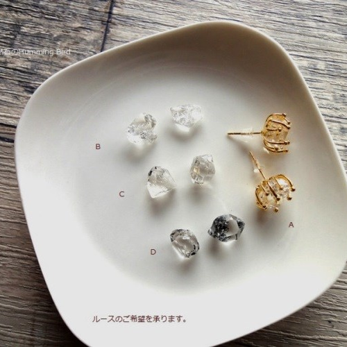 天然石のピアス□ハーキマーダイヤモンド ピアス（スタッド・一粒