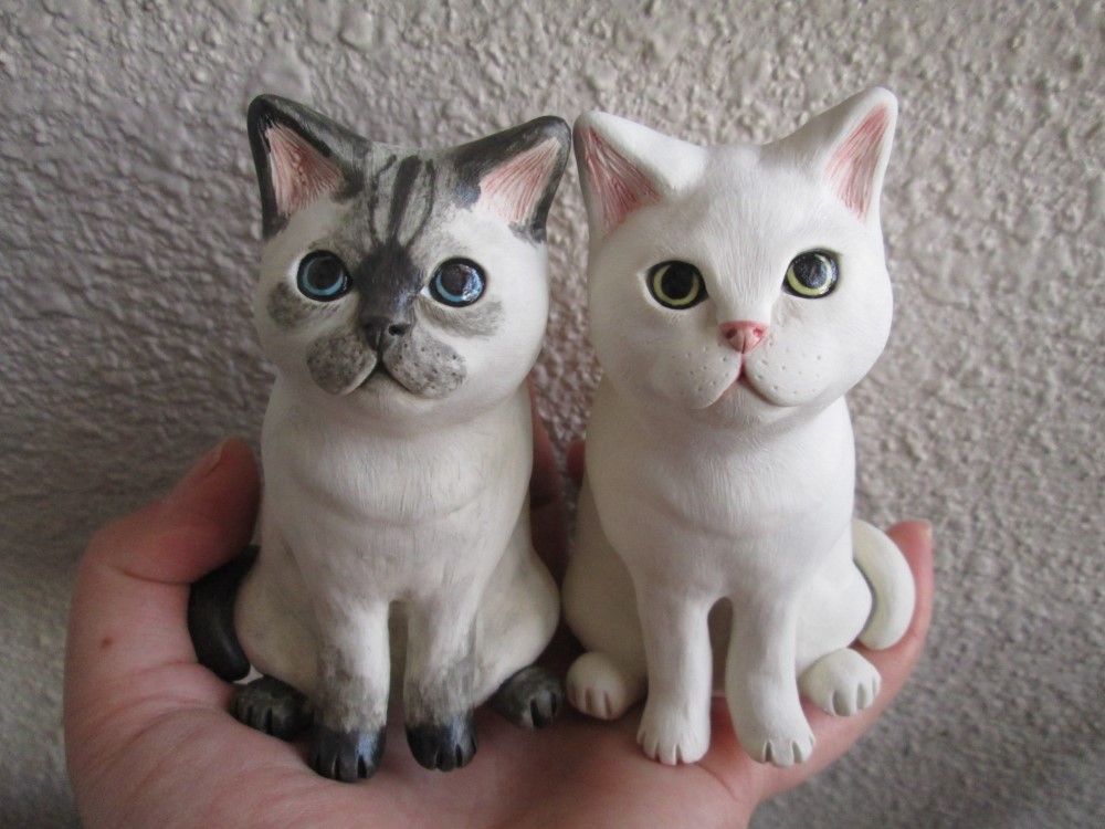 美品　シャム猫　樹脂製　置物　オブジェ　猫　まるで生きている様な　丁寧な作り