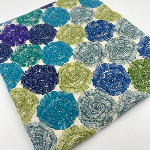 pjc刺繍生地で作ったモネのバラ〈サファイア色〉 マルチケース