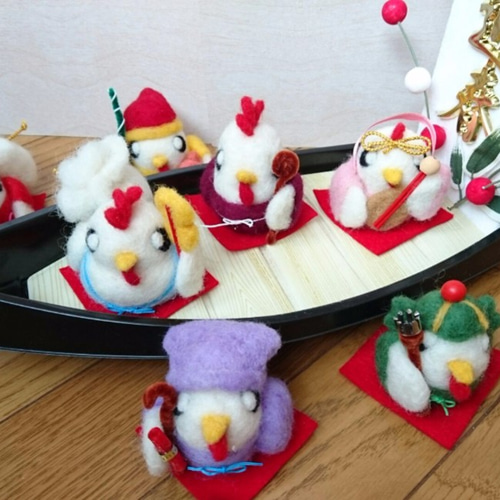 基本送料無料】羊毛ﾌｪﾙﾄ にわとり七福神 羊毛フェルト Happy-Tail 通販
