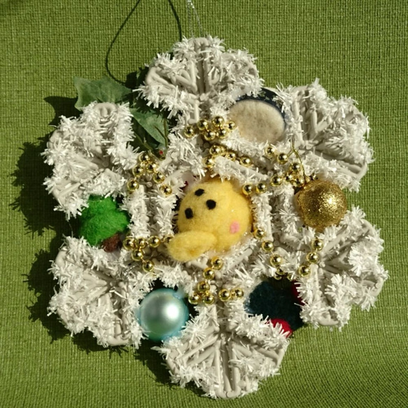 【送料無料】羊毛ﾌｪﾙﾄ イエローセキセイさんのクリスマスリース 5枚目の画像