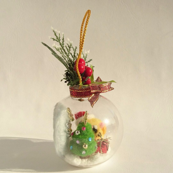 【送料無料】羊毛ﾌｪﾙﾄ  イエローパイドセキセイさんのクリスマスドーム 4枚目の画像