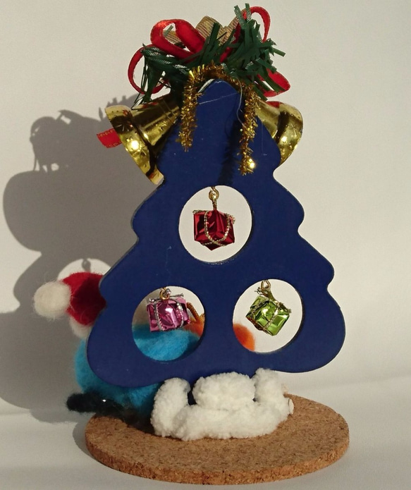 【送料無料】羊毛ﾌｪﾙﾄ ブルーセキセイさんのクリスマスツリー 4枚目の画像