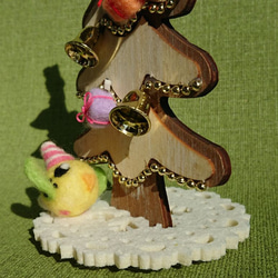【送料無料】羊毛ﾌｪﾙﾄ セキセイさん達のクリスマスツリー 3枚目の画像