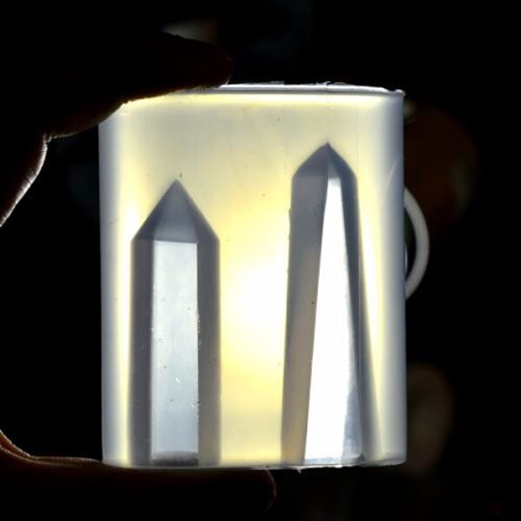 レジン用シリコン型枠　水晶２タイプ　バージョンＴ09　研磨水晶（A002） 1枚目の画像