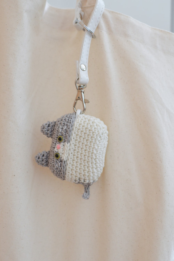 Hachiware Grey Cat AirPods Pro 保護套｜Amigurumi 矽膠套 第4張的照片