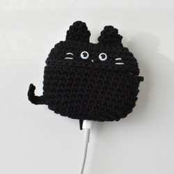 とことんモノクロ！黒猫 AirPods Proケース｜あみぐるみ　シリコンケース付 4枚目の画像