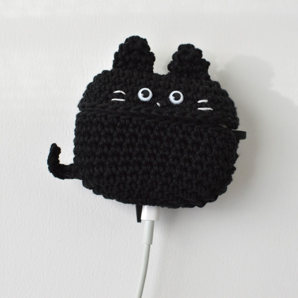 徹底單色！黑貓 AirPods Pro 保護殼｜Amigurumi 矽膠保護殼 第4張的照片