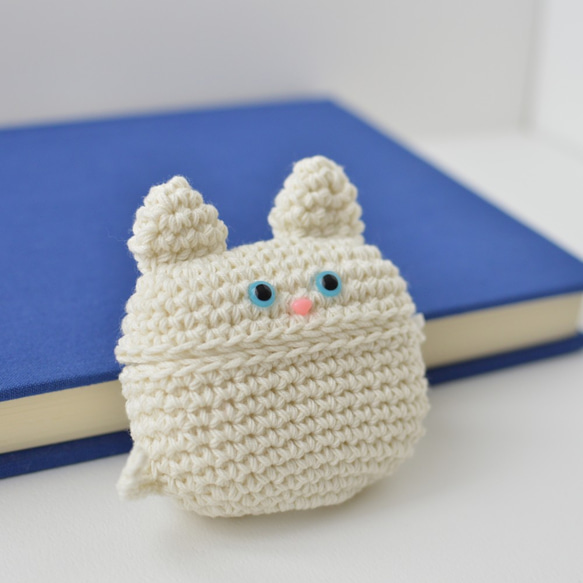 AirPods Pro 保護套 | 白貓 Amigurumi 帶矽膠保護套 第2張的照片