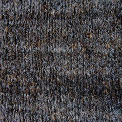 無染色の手紡ぎ羊毛糸 70g /Dark Grey（ダークグレイ） 5枚目の画像