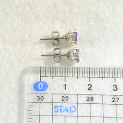 施華洛世奇 Rivoli 耳環（6 毫米 Vitrail 燈） 第5張的照片