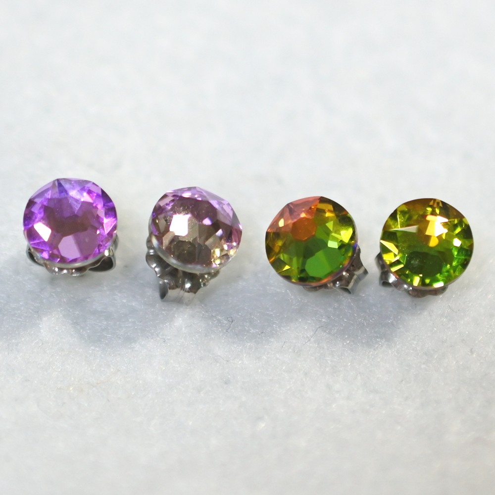 スワロフスキーのセットピアス（6mm・レア・ヴィトレイルライト
