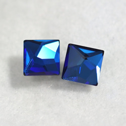 施華洛世奇稀有寶石穿孔（10毫米，百慕大藍色，不對稱方形，鈦制柱） 第1張的照片