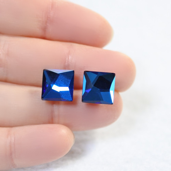 施華洛世奇稀有寶石穿孔（10毫米，百慕大藍色，不對稱方形，鈦制柱） 第4張的照片