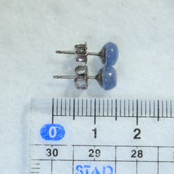 （１点もの）カイヤナイトのスタッドピアス（6mm・チタンポスト） 5枚目の画像