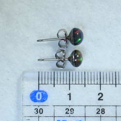 （1件）黑色蛋白石耳釘（6毫米，鈦金屬柱） 第5張的照片